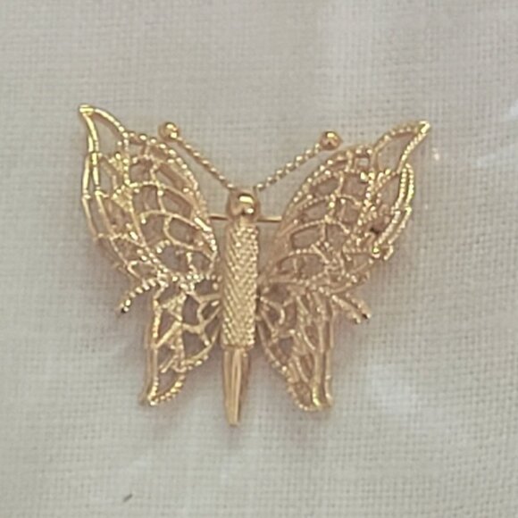 Monet Vintage Filigree Butterfly Brooch Pin Gold Tone 1.5 Inches - Picture 1 of 4